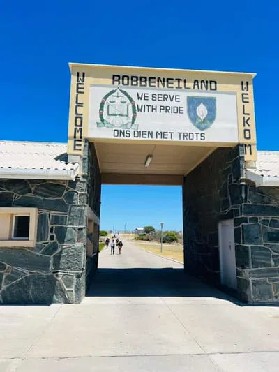 ROBBEN ISLAND ,TABLE MOUNTAIN AND CAPE TOWN CITY TOUR